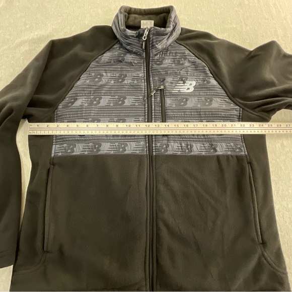 NEW BALANCE BRAND GRAFIC LIGHTWEIGHT MEN’S FLEECE JACKET SIZE: XL BLACK AND GRAY - Picture 8 of 16